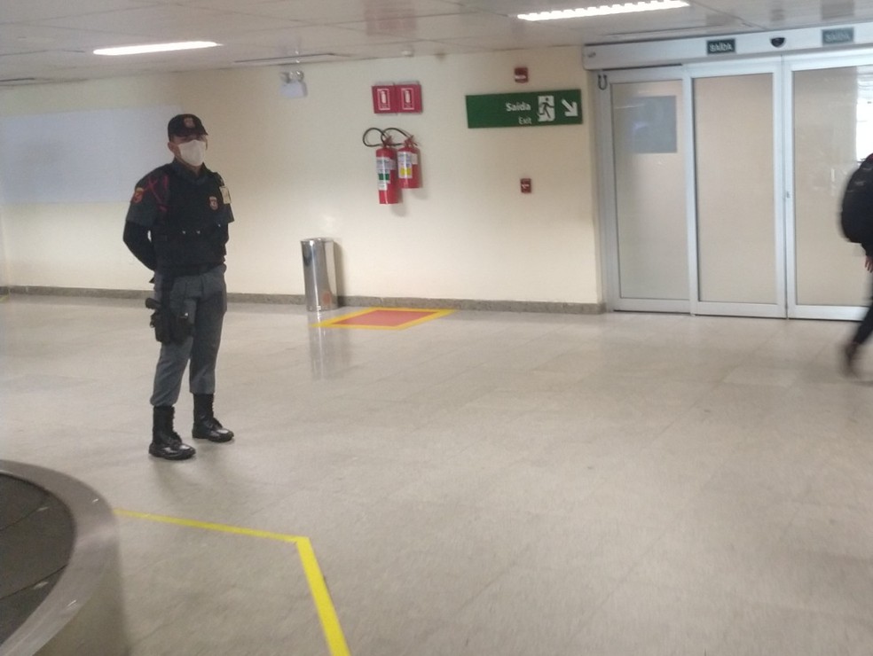 Coronavírus: em João Pessoa, ausência de barreira sanitária no aeroporto, apesar de anúncio do Governo da Paraíba — Foto: Phelipe Caldas/Acervo pessoal