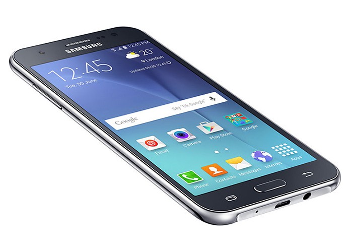 Galaxy J5 tem 16 GB de memória e câmera de alta resolução (Foto: Divulgação/Samsung) (Foto: Galaxy J5 tem 16 GB de memória e câmera de alta resolução (Foto: Divulgação/Samsung))