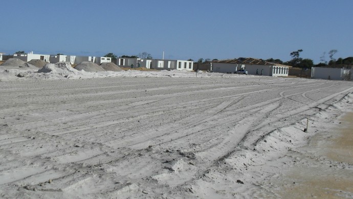 Campo 3 do Ninho do Galo está com drenagem pronta e já recebeu camada de areia (Foto: Denison Roma / GloboEsporte.com)