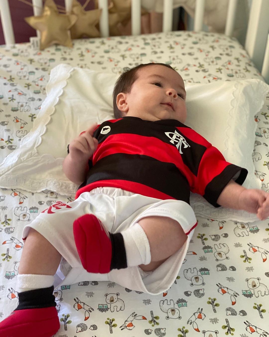 Tata posta foto do filho com camiseta do Flamengo (Foto: Reprodução: Instagram)