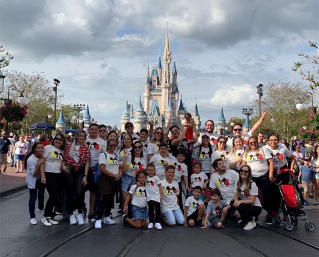Wesley Safadão e a família na Disney (Foto: Reprodução/Instagram)