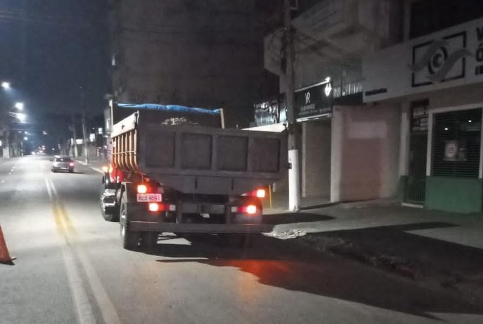 Motorista de caminhão disse que homem se jogou na frente do veículo e que ainda tentou desviar, mas acabou atingindo — Foto: Arquivo/BPTrans