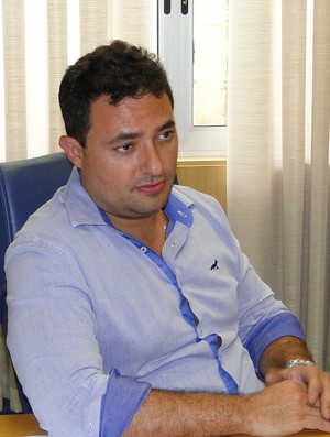 Na volta após punição, diretor crê na renovação de Marcelo com o Cruzeiro