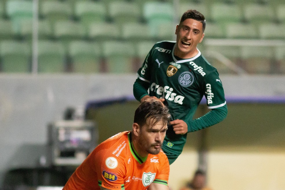 Recém contratado, Merentiel completa oito jogos sem entrar em campo