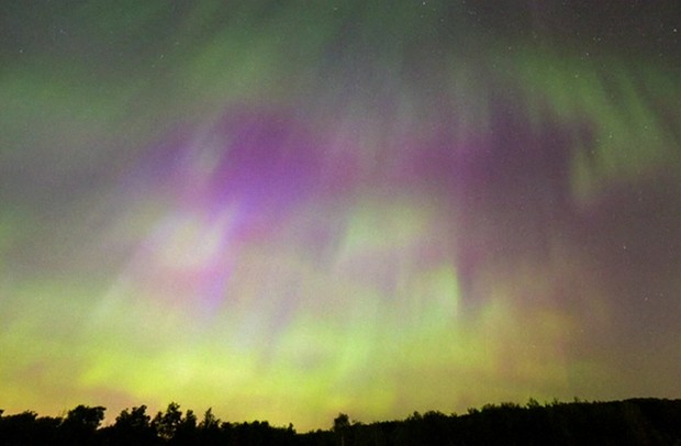 Vídeo mostra aurora boreal em formato raro no sul da Islândia