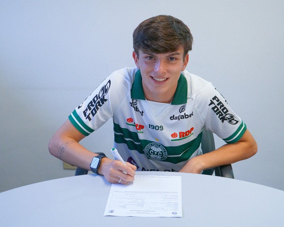 Promessa da base, meia Rafael Fonseca amplia vínculo com o Coritiba até ...