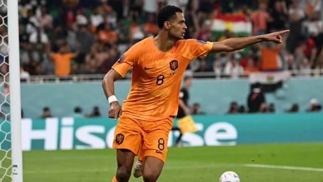 Gakpo, da Holanda, comemora gol em cima do Senegal no estádio Al Thumama
