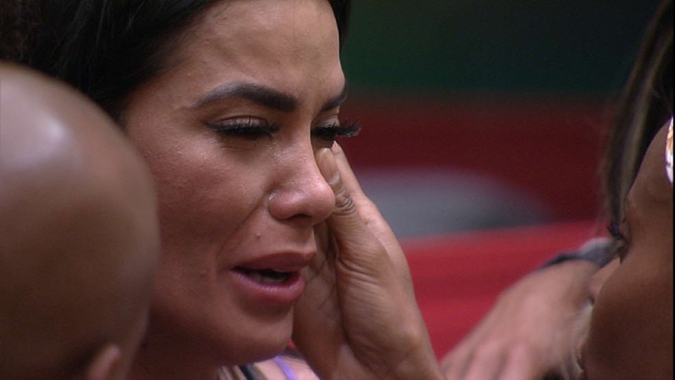 BBB 23: Dania Mendez chora muito após Cara de Sapato e MC Guimê deixarem o BBB 23 — Foto: Globo