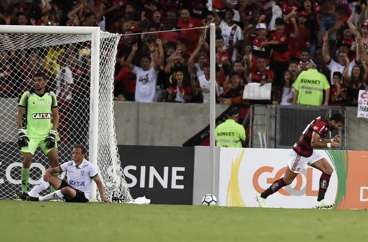 Insistência, talento individual, mas pouco futebol: como o Fla venceu o América-MG
