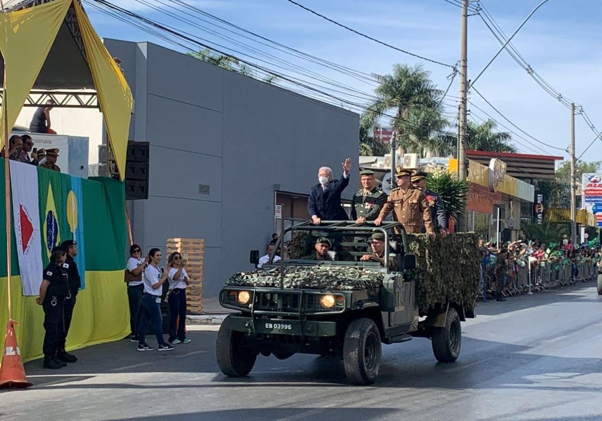 FOTOS: veja imagens do desfile de 7 de Setembro em Montes Claros, Curvelo e Unaí
