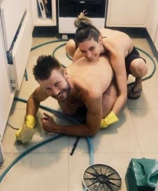Fernanda Lima e Rodrigo Hilbert limpam a casa para a chegada de 2019 (Foto: Instagram/ Reprodução)
