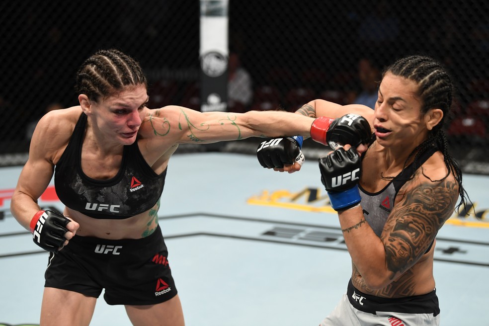 Lauren Murphy venceu Mara Romero Borella por nocaute tÃ©cnico a 1m46s do R3 â?? Foto: Getty Images