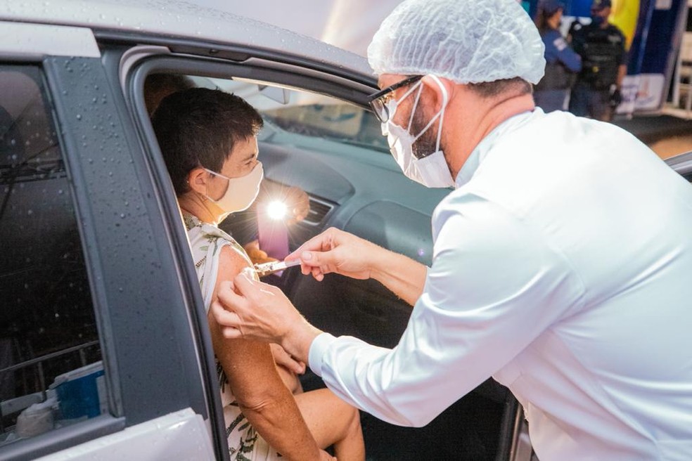 Pessoas com mais de 50 anos podem se vacinar contra a Covid neste domingo  em Maceió | Alagoas | G1