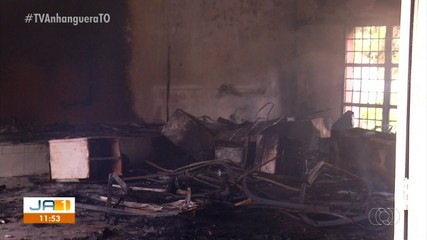 Incêndio que pode ter começado em carregador de celular destrói imóvel em Palmas