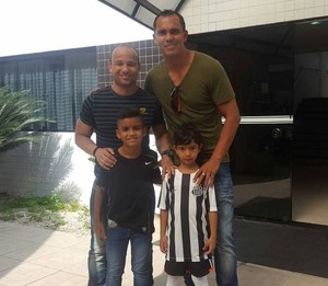 Giovanni foi convidado por Léo para amistoso do Santos contra o Benfica (Foto: Divulgação)