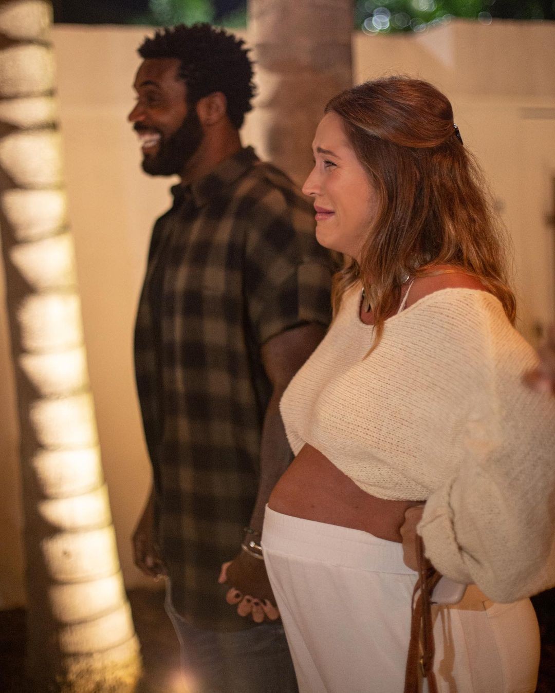 Aline Becker e Rafael Zulu ganham chá de bebê surpresa (Foto: Reprodução/Instagram)