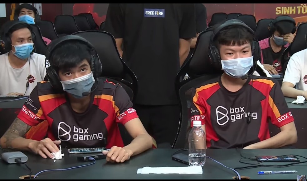 Free Fire Contra Coronavirus Jogadores No Vietna Competem Com Mascara Free Fire Ge Por exemplo, alguém está consertando a fiação e alguém está limpando a ventilação. free fire contra coronavirus