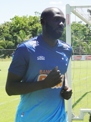 Figueira monitora e aguarda desfechos por volantes Rodrigo Souza e J. Vitor