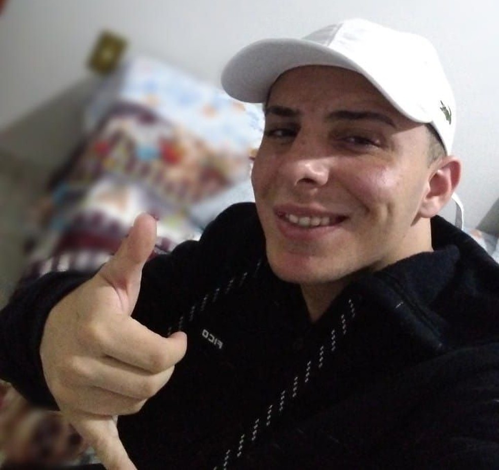 Victor Hugo Benitte, de 20 anos, morreu em um acidente de moto em Matão — Foto: Reprodução/Facebook