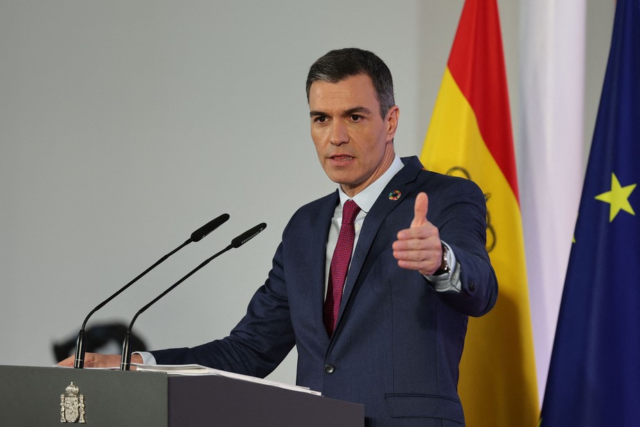 Primeiro-ministro da Espanha, Pedro Sánchez discursa em entrevista coletiva de fim de ano no Palácio La Moncloa, em Madri
