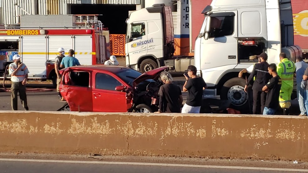 Apesar da quantidade de veículos envolvidos, ninguém se feriu. — Foto: Carlos Eduardo Alvim/TV Globo