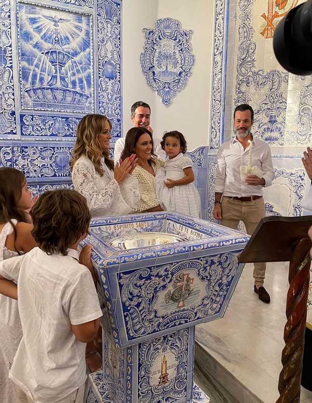 Batizado de Manu, filha de Ticiane Pinheiro e Cesar Tralli (Foto: Reprodução/Instagram @eduardonunesferreiraporto)