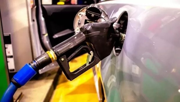 Paira uma grande incerteza sobre o que vai acontecer com os preços da gasolina, diesel e do gás de cozinha no Brasil (Foto: Getty Images via BBC)