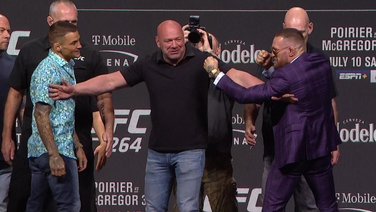 UFC 264: Conor McGregor provoca e tenta chutar Dustin Poirier durante encarada - Vimarsana News
