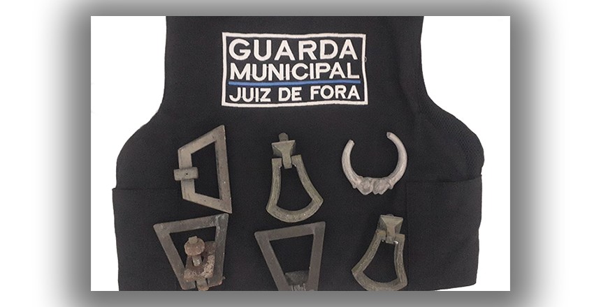 Suspeito de furtar peças de bronze de túmulos do Cemitério Municipal é preso em Juiz de Fora