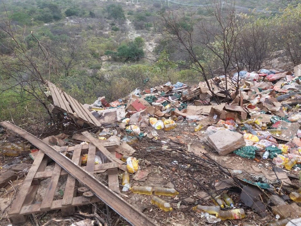 Devido ao acidente, a carga que teria destino o município de Lagoa do Barro do Piauí foi perdida — Foto: Divulgação /PC-PI