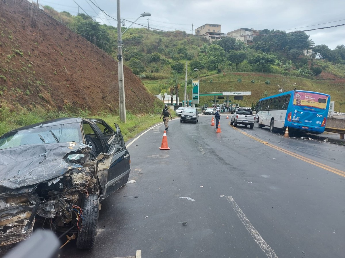 Quatro pessoas se feriram em 2 acidentes registrados em Juiz de Fora