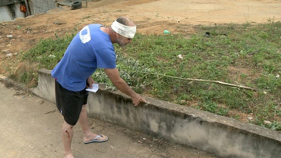 Rampa onde aposentado bateu o rosto em Cariacica (Foto: Reprodução/ TV Gazeta)