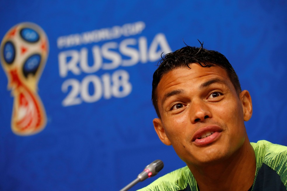 Thiago Silva na entrevista coletiva em Samara (Foto: David Gray/Reuters)