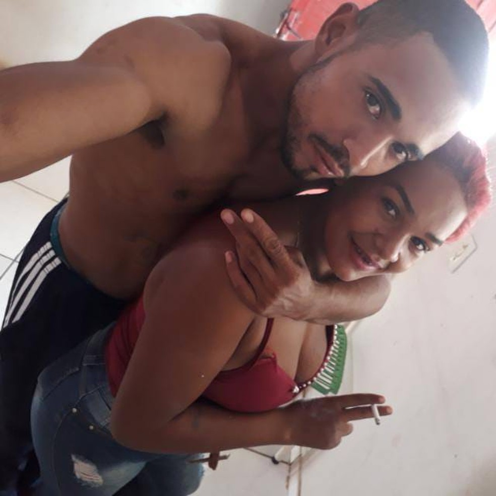Vítima foi morta a facadas e marido é suspeito do crime — Foto: Reprodução