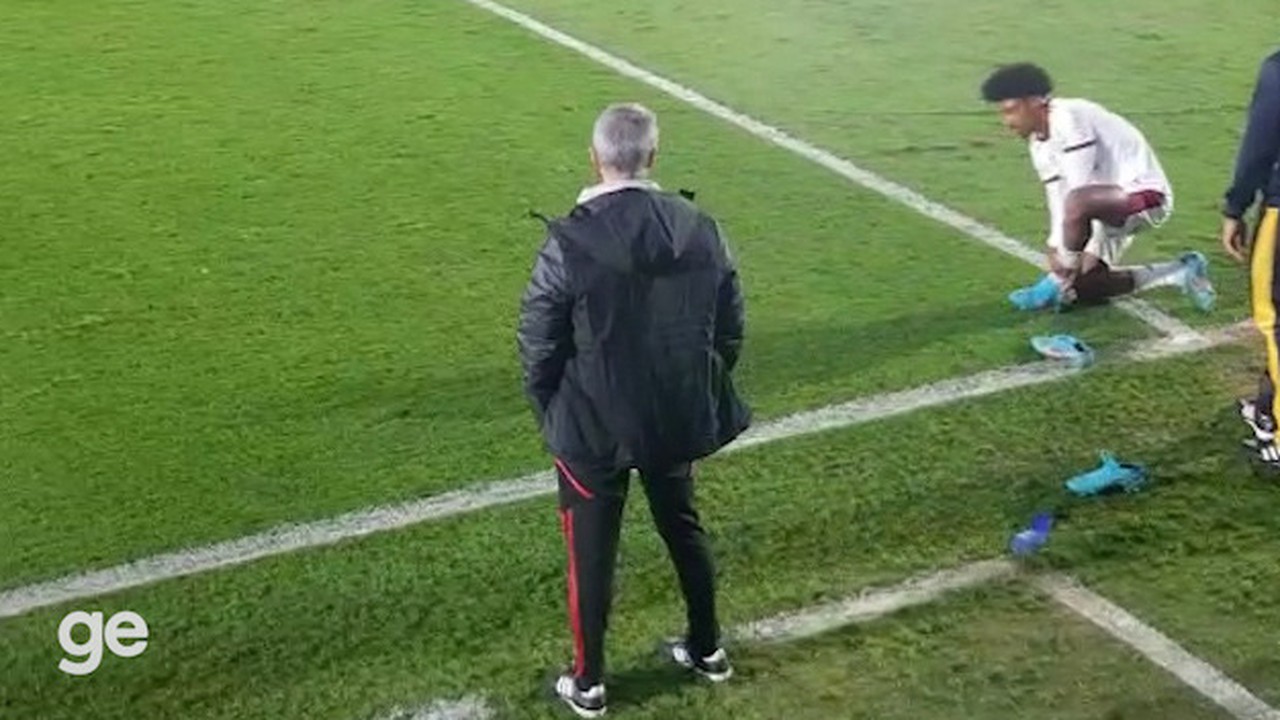 Em clima de final de festa, Paulo Sousa e time do Flamengo pouco se comunicam.