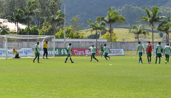 Caldense fez último treinamento antes de partida no Estádio Ronaldão nesta sexta-feira (Foto: Filipe Martins)