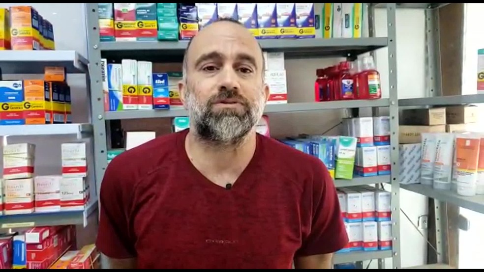 Dono de farmácia em Fernando de Noronha diz estar sofrendo com desabastecimento de produtos — Foto: Reprodução/TV Globo