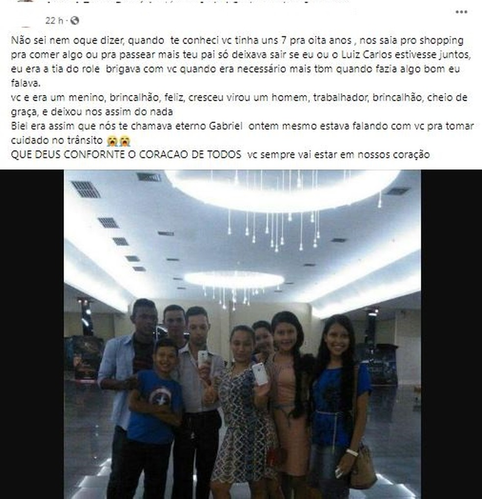 Amigos fazem homenagem a Gabriel Costa — Foto: Facebook/reprodução 