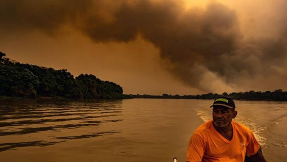 Moradores da região também sofrem com as queimadas que atingem o bioma — Foto: Bruna Obadowski/A Lente via BBC