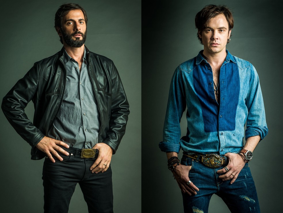 Personagens de Flavio Tolezani e Sérgio Guizé são inspirados no sertanejo. O cinto afivelado é peça-chave!  (Foto: TV Globo/Raquel Cunha)