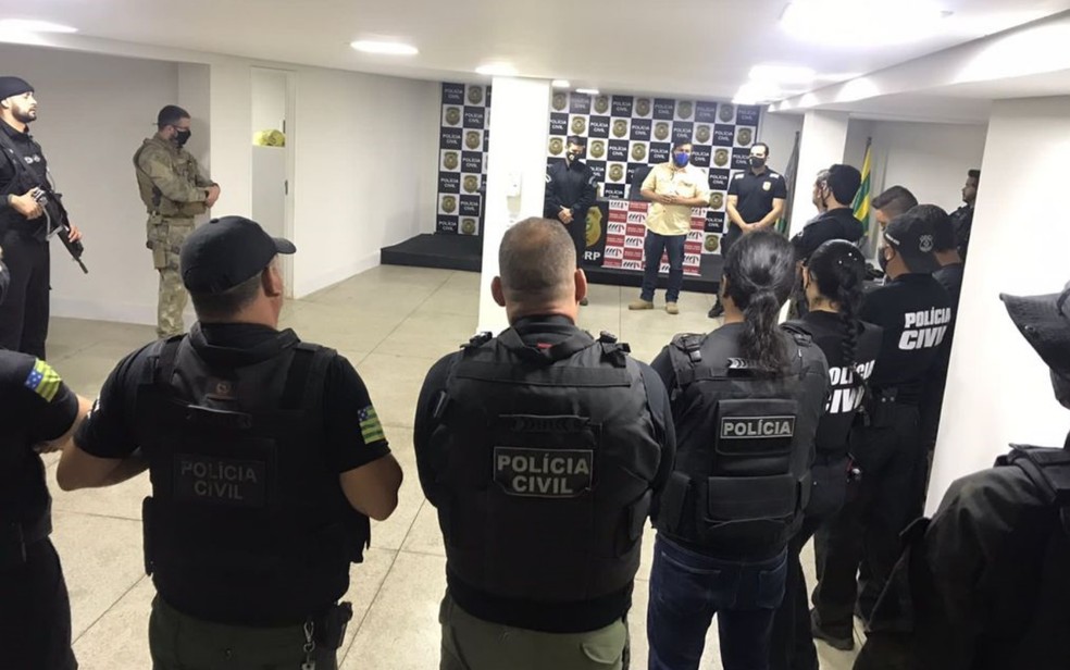 MP e policiais civis se reúnem para cumprir mandados de prisão e busca em GO e no DF  — Foto: Reprodução/MP-GO