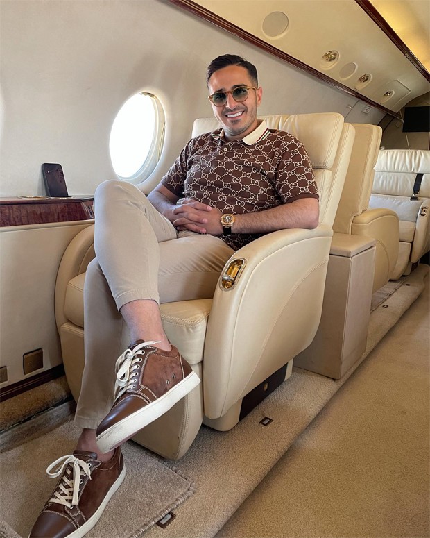 Simon Leviev, o Golpista do Tinder, leva vida de luxo com dinheiro roubado de mulheres que conheceu no aplicativo (Foto: Reprodução / Instagram)