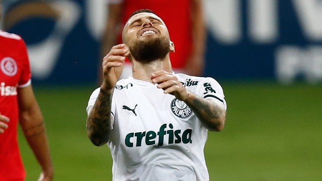 Palmeiras faz partida ruim e perde para o Internacional 