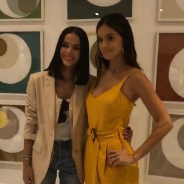 Bruna Marquezine e Vera Viel  (Foto: Reprodução/Instagram)