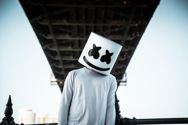 Acreditar Que Sonhar Sempre é Preciso é O Que Mantém Os Irmãos Vivos Dj Marshmello O Que Esta Por Tras Da Mascara Da Atracao Mais