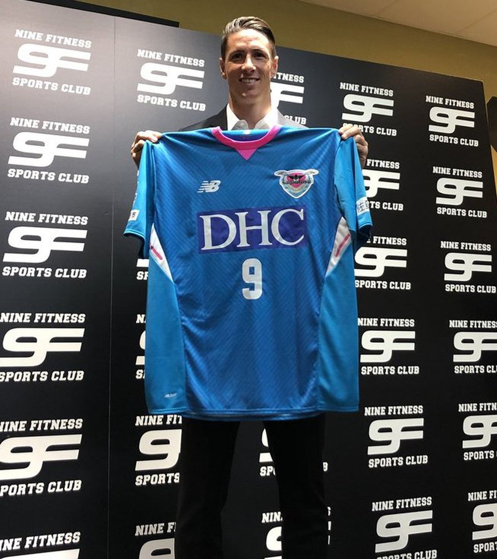 Fernando Torres no Tosu (Foto: Site oficial)
