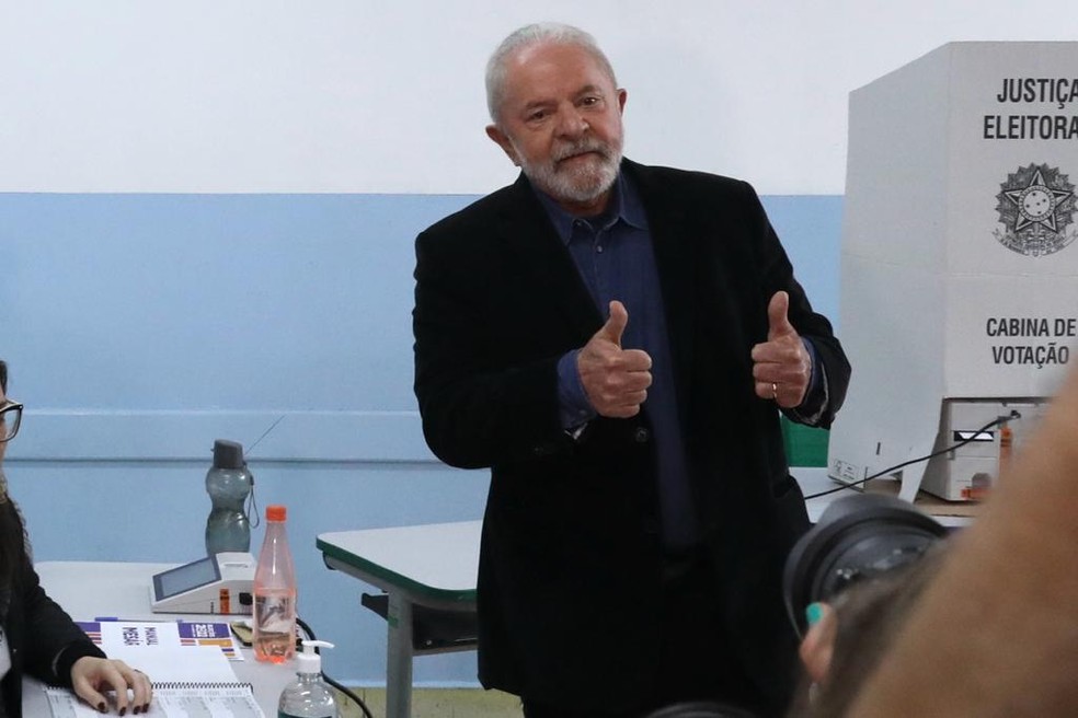 Lula (PT) vota em colégio eleitoral em São Bernardo do Campo, no ABC Paulista — Foto: Celso Tavares/g1