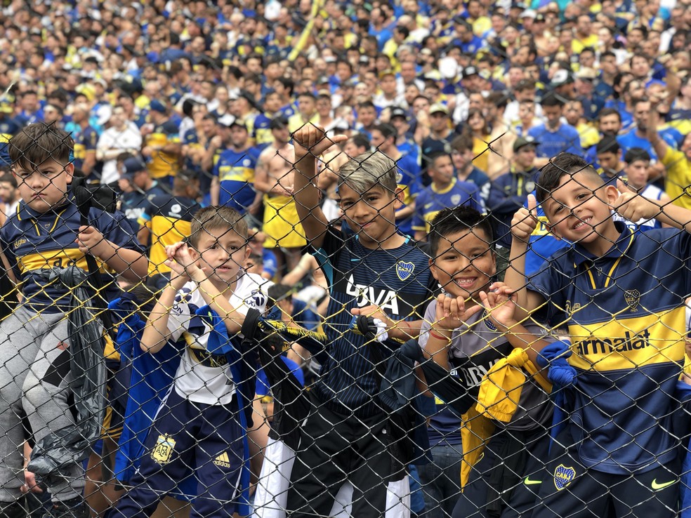 Torcedores na Bombonera para Boca Juniors x River Plate — Foto: Victor Canedo