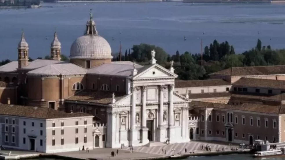 Com a descoberta de uma cópia de 'De Architectura', as igrejas católicas projetadas por Andrea Palladio, como a Basílica de São Jorge Maior, em Veneza, começaram a se parecer com templos gregos — Foto: GETTY IMAGES