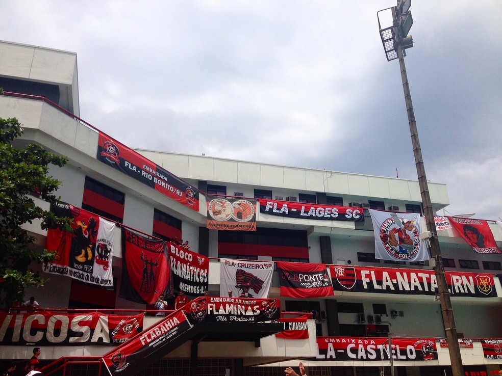 Bandeiras de embaixadas na Gávea — Foto: Divulgação Flamengo
